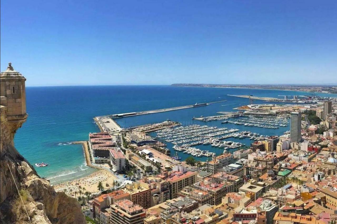 Atico Con Terraza En El Centro De Alicante Apartment Екстериор снимка
